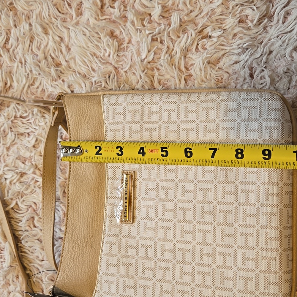 🐪NWT Tommy Hilfiger crossbody bag - Picture 8 of 10